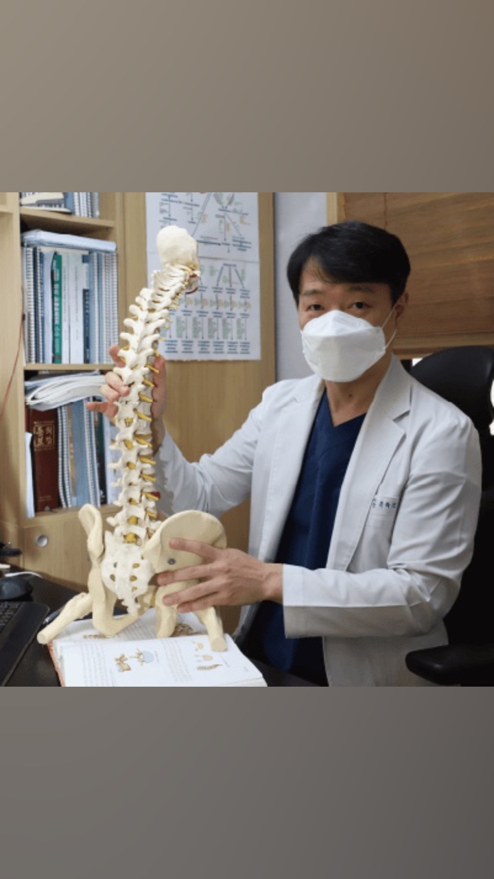 #갱년기 #남성갱년기 #중년갱년기 #여성갱년기 #이수갱년기 #갱년기한의원 #남성역갱년기 #남성역한의원 #이수한의원 #갱년기한약 #갱년기보약 #갱년기침 #갱년기약침 #갱년기뜸